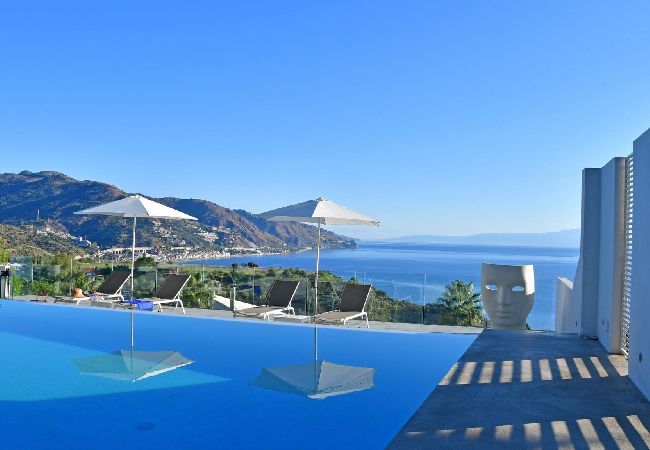 Villa in Taormina - Villa Karin Villa in Taormina - Villa Karin
