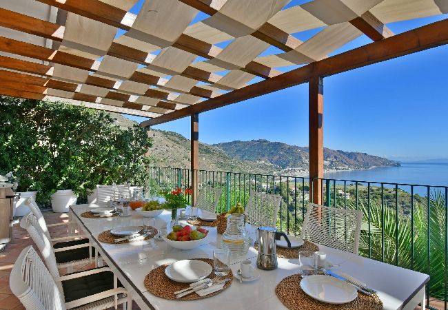 Villa in Taormina - Villa Karin Villa in Taormina - Villa Karin