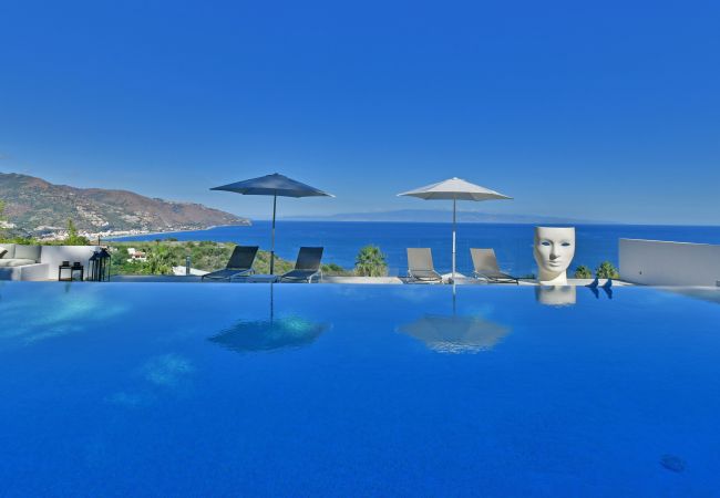 Villa in Taormina - Villa Karin Villa in Taormina - Villa Karin