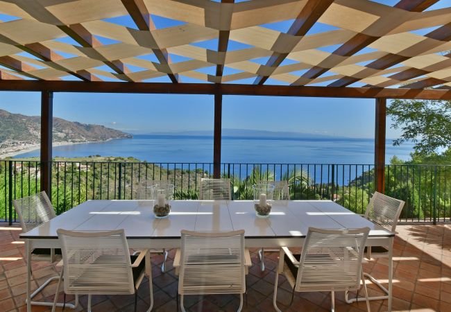 Villa in Taormina - Villa Karin Villa in Taormina - Villa Karin