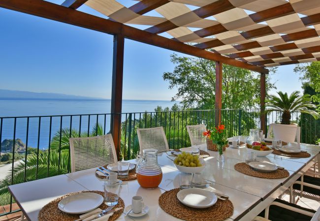 Villa in Taormina - Villa Karin Villa in Taormina - Villa Karin