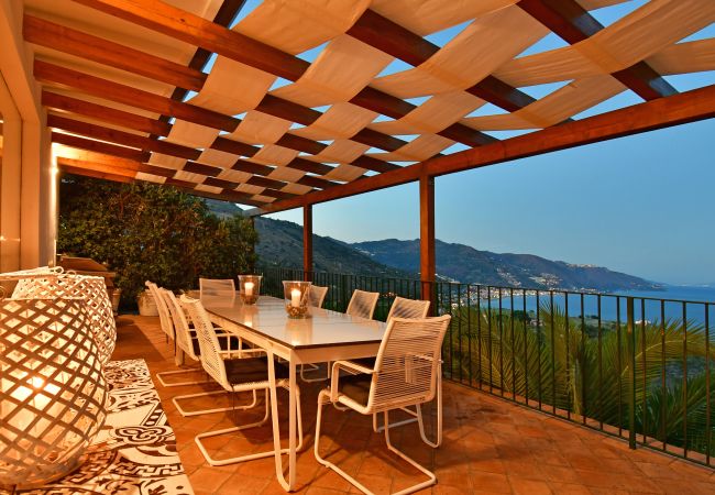 Villa in Taormina - Villa Karin Villa in Taormina - Villa Karin